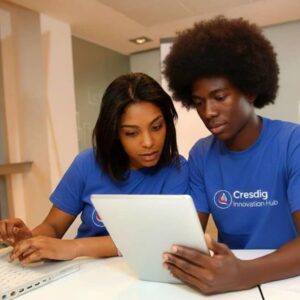 Cresdig Student assisting each other for an homework