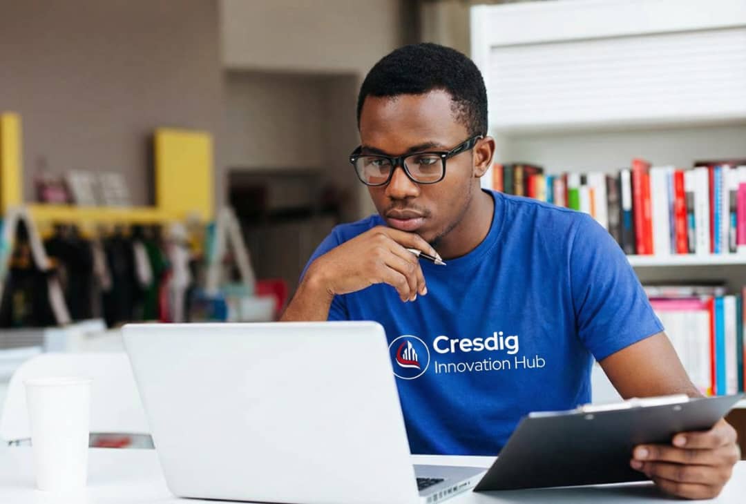 Cresdig student in deep thought hoe to solve a challenge